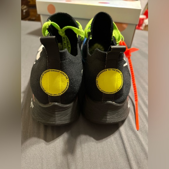 Nike Zoom Fly Mercurial Flyknit x
OFF-WHITE Black 2018 Men's 11.5.
AO2115-001 - Picture 5 of 11